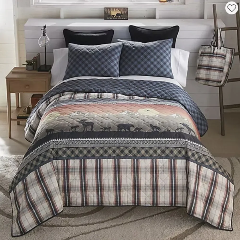 Country Lodge Bear Moose Printed King Quilt Set with Matching Tote Bag Cabin